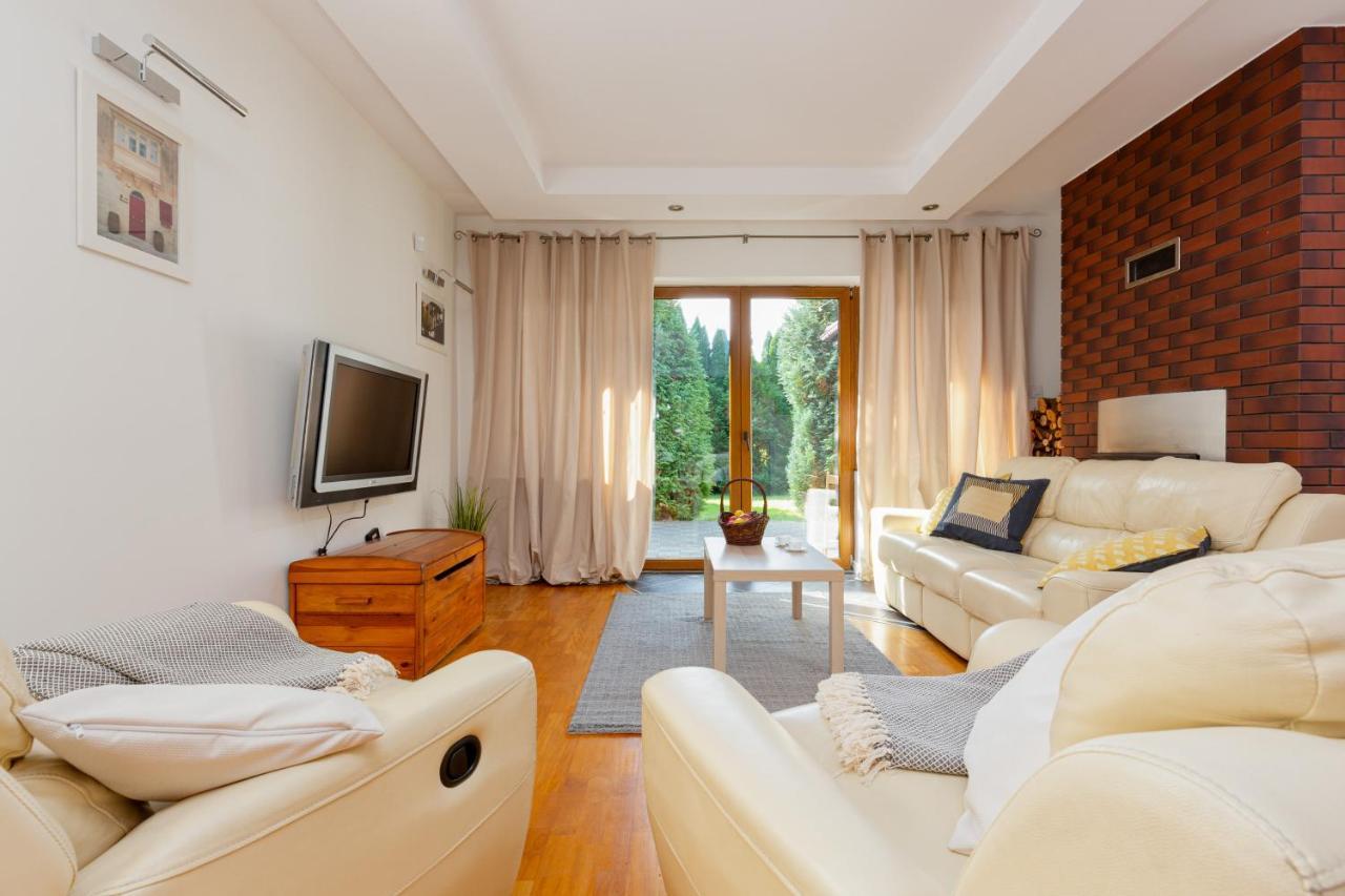 Villa Holiday House Cinema Experience Warsaw Michalowice By Renters Exterior foto
