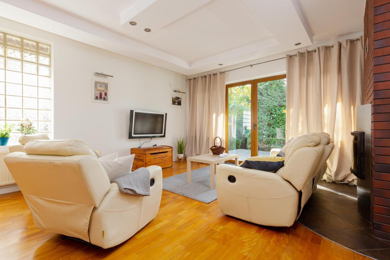 Villa Holiday House Cinema Experience Warsaw Michalowice By Renters Exterior foto